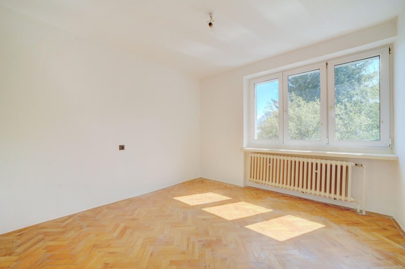 3+1 CENTRUM MĚSTA, CIHLOVÝ BYT 72m2, K REKONSTRUKCI