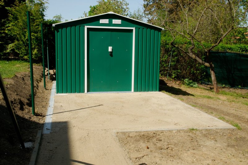 ČTVRTDOMEK 3+1 PO REKONSTRUKCI SE ZAHRADOU A PARKINGEM