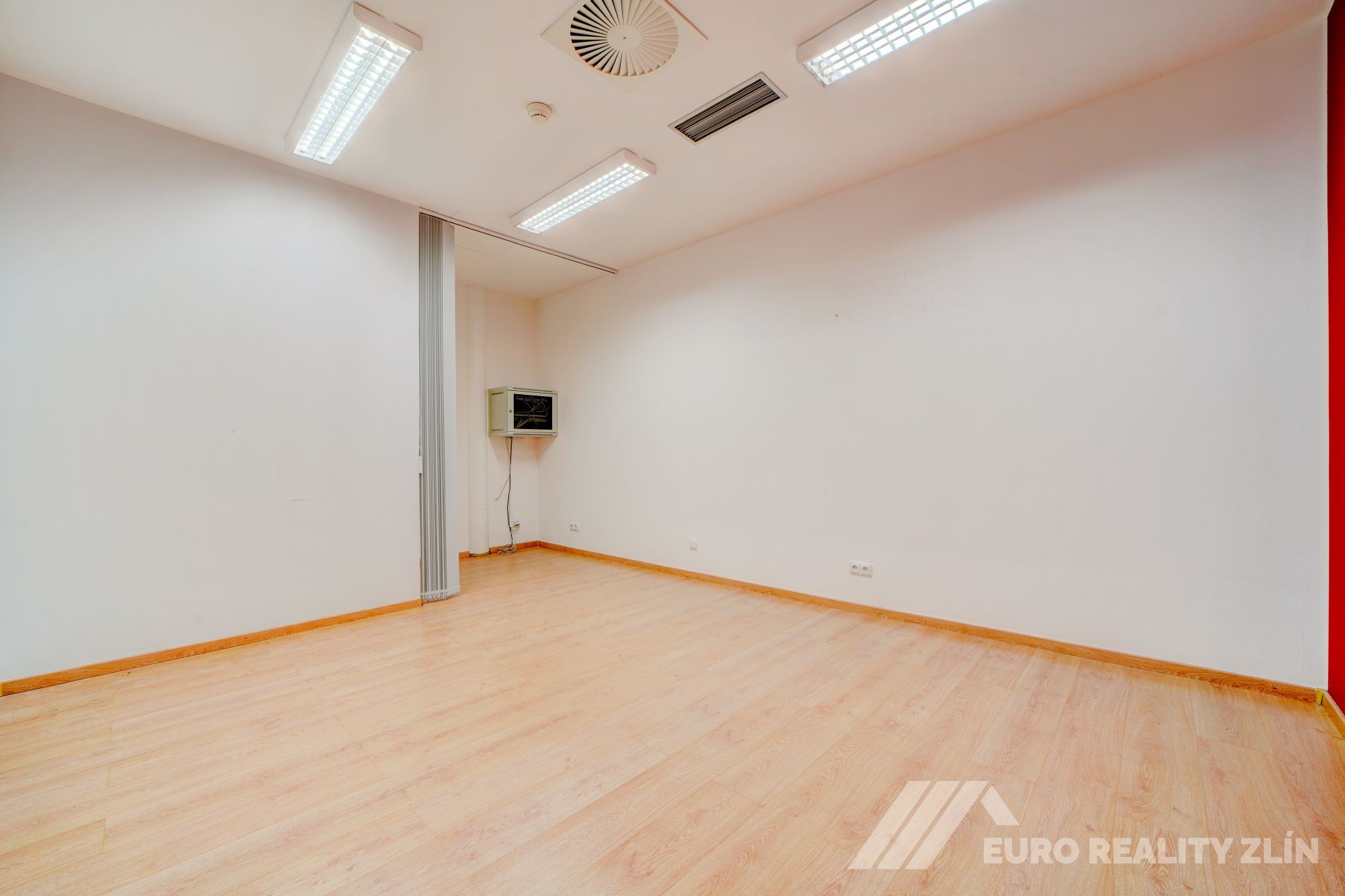 REPREZENTATIVNÍ KANCELÁŘSKÉ PROSTORY 108m2– CENTRUM ZLÍN