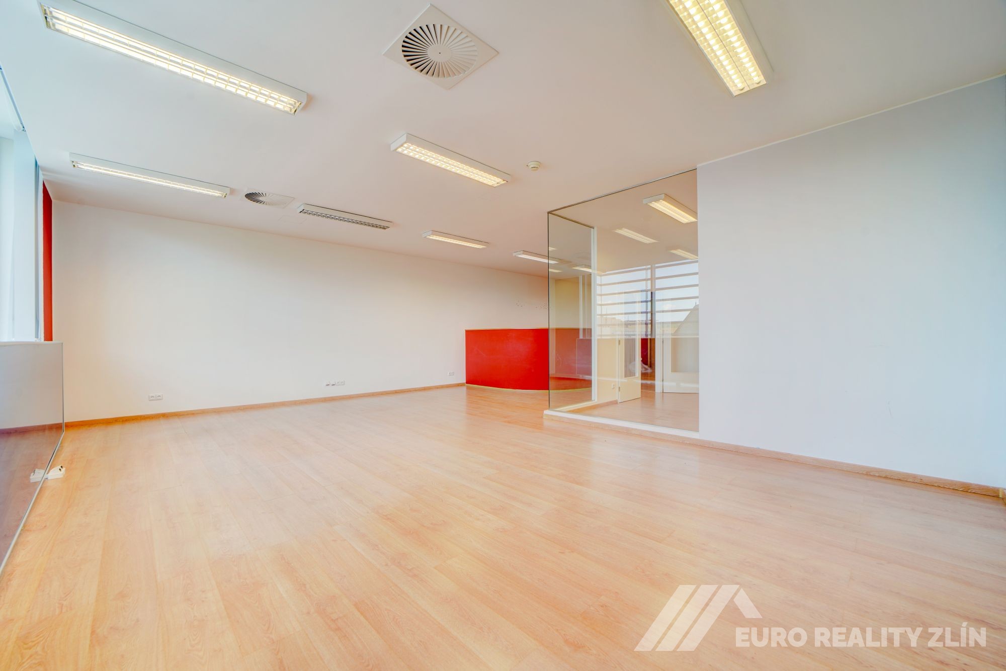 REPREZENTATIVNÍ KANCELÁŘSKÉ PROSTORY 108m2– CENTRUM ZLÍN