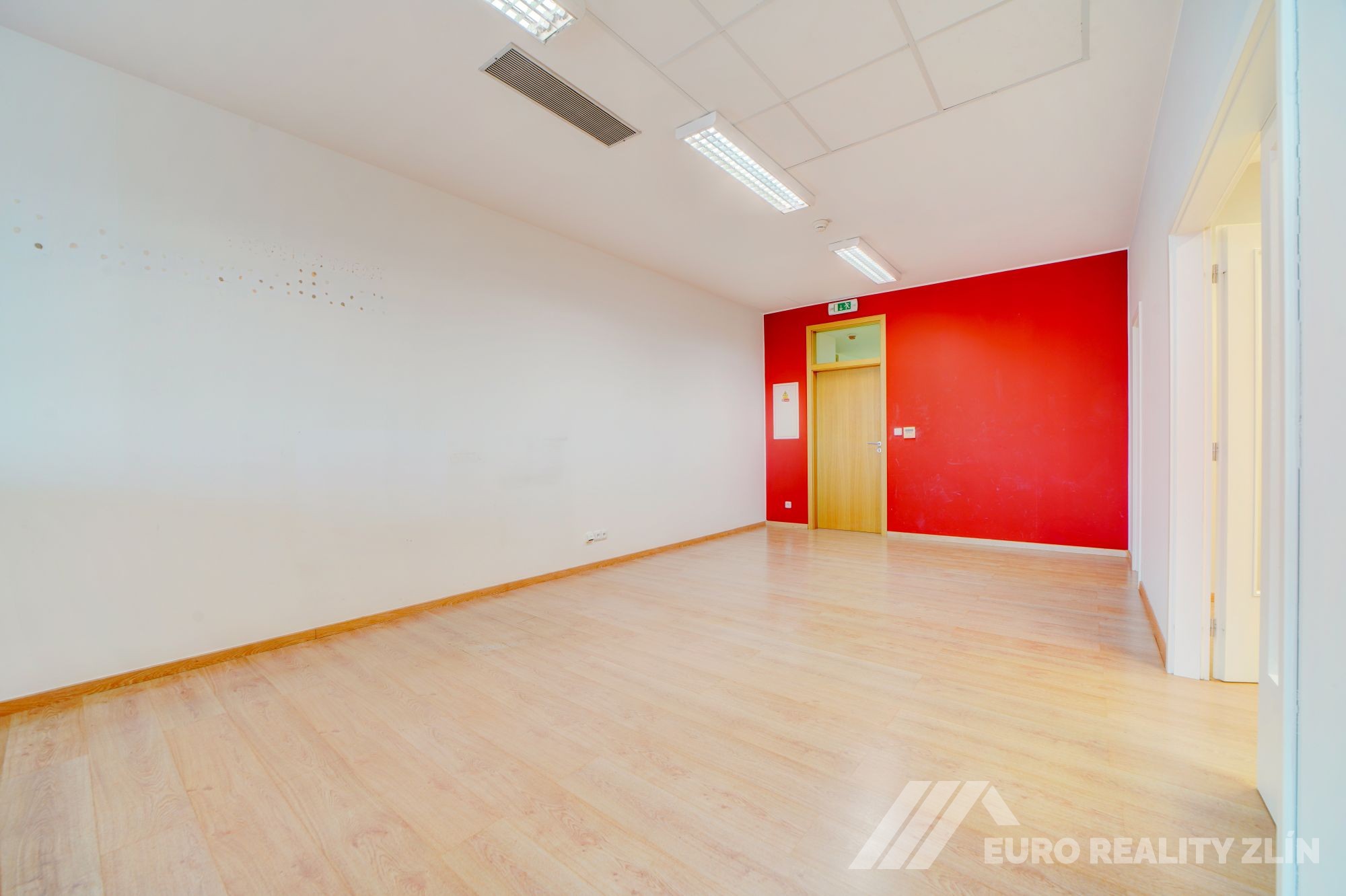 REPREZENTATIVNÍ KANCELÁŘSKÉ PROSTORY 108m2– CENTRUM ZLÍN