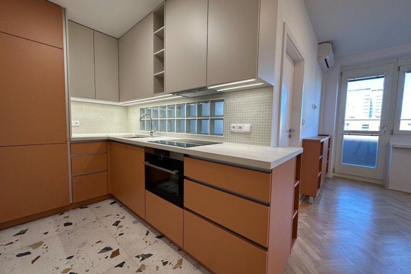 3+KK PO KOMPLETNÍ REKONSTRUKCI S BALKONEM