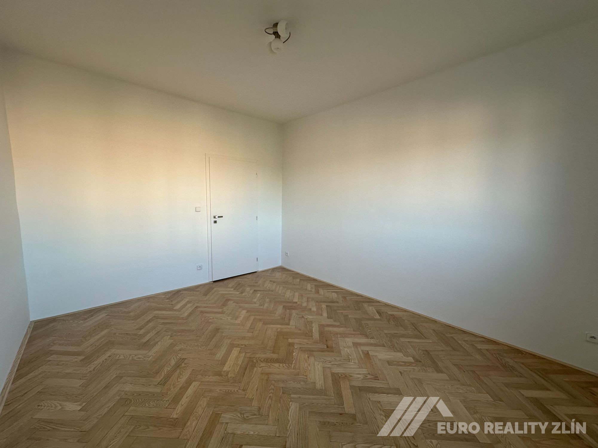 3+KK PO KOMPLETNÍ REKONSTRUKCI S BALKONEM
