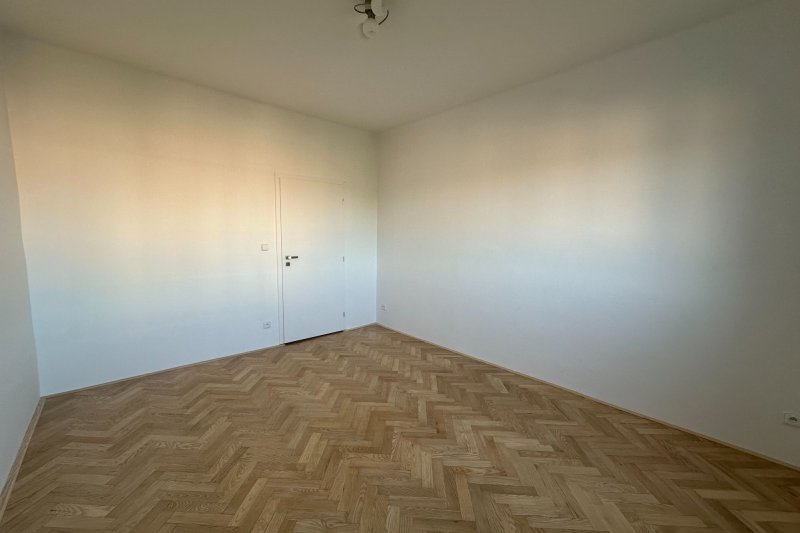 3+KK PO KOMPLETNÍ REKONSTRUKCI S BALKONEM