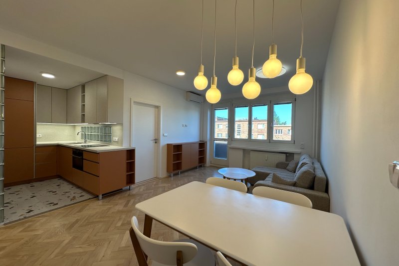 3+KK PO KOMPLETNÍ REKONSTRUKCI S BALKONEM