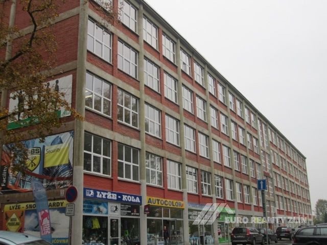 Nebytové obchodní prostory - centrum 