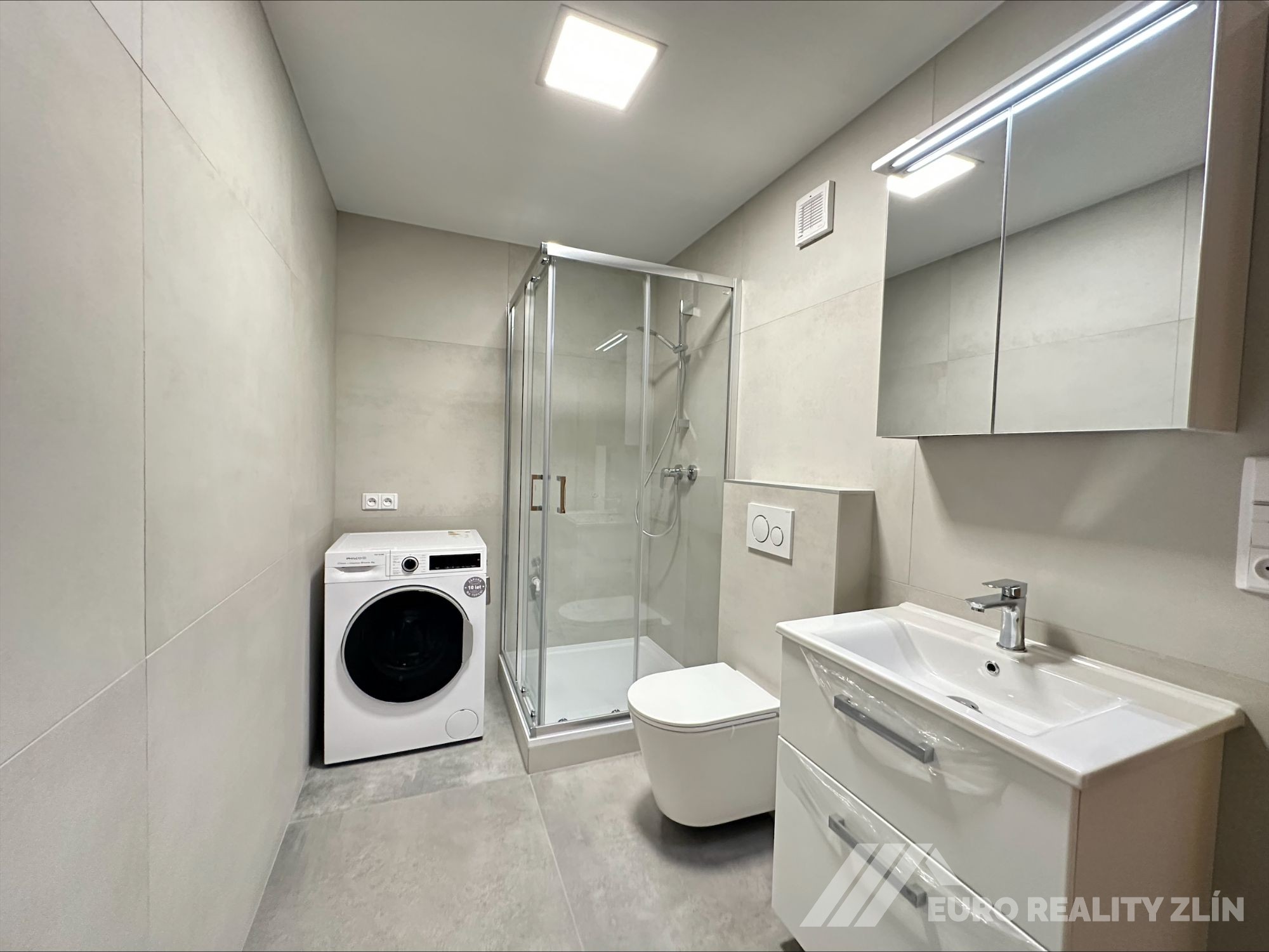 1+1 CENTRUM MĚSTA S BALKONEM, ULICE POTOKY 