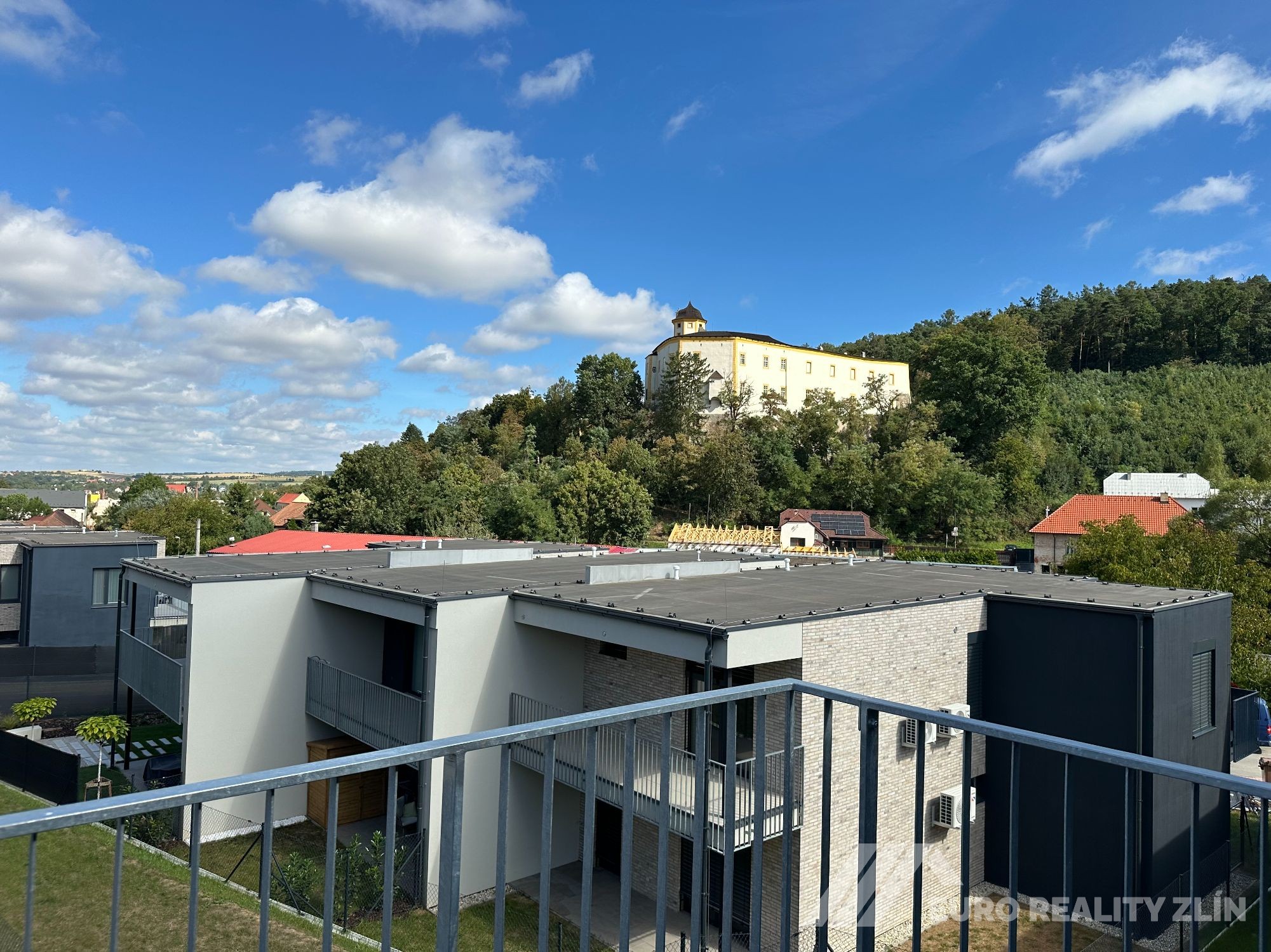 1+KK NOVOSTAVBA MALENOVICE S TERASOU S VÝHLEDEM, PARKING
