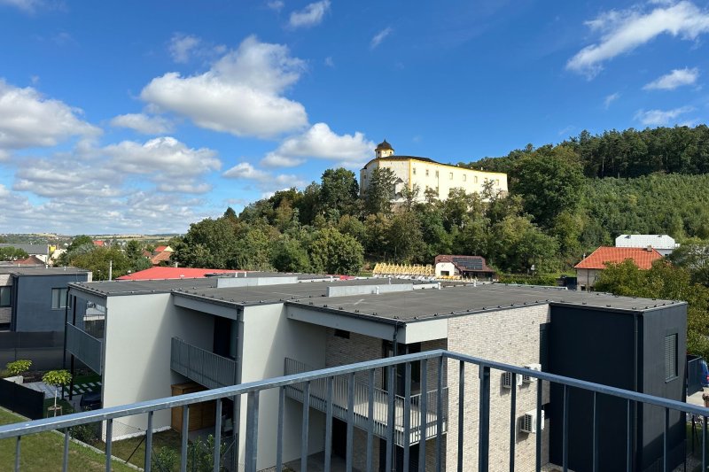 1+KK NOVOSTAVBA MALENOVICE S TERASOU S VÝHLEDEM, PARKING