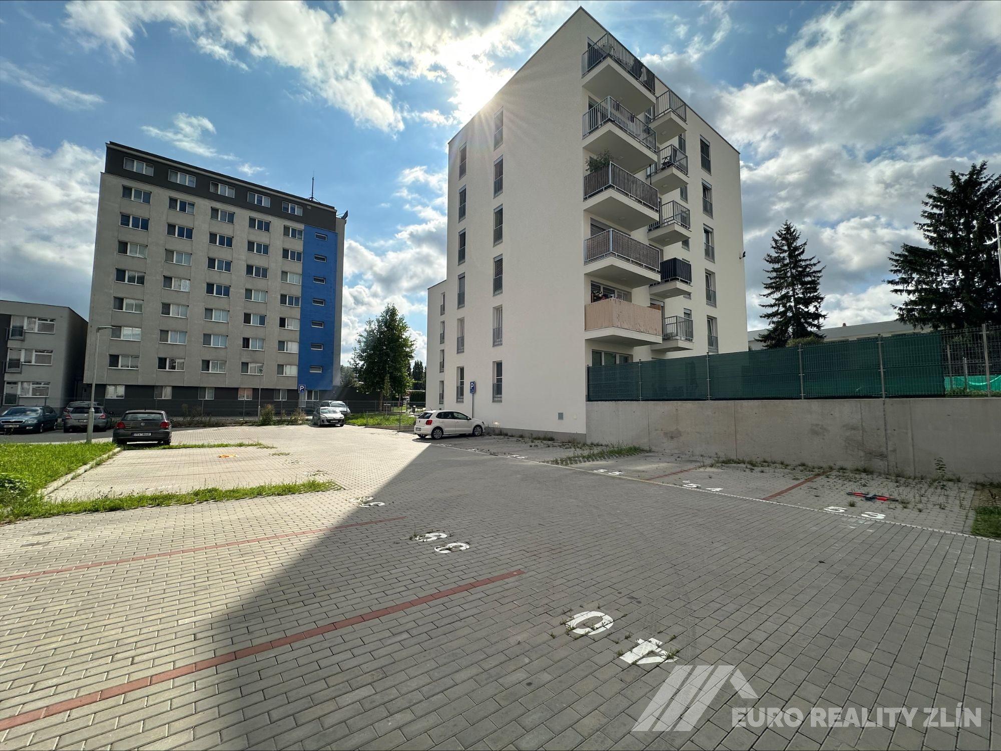 PARKING OTROKOVICE, MORAVNÍ ULICE
