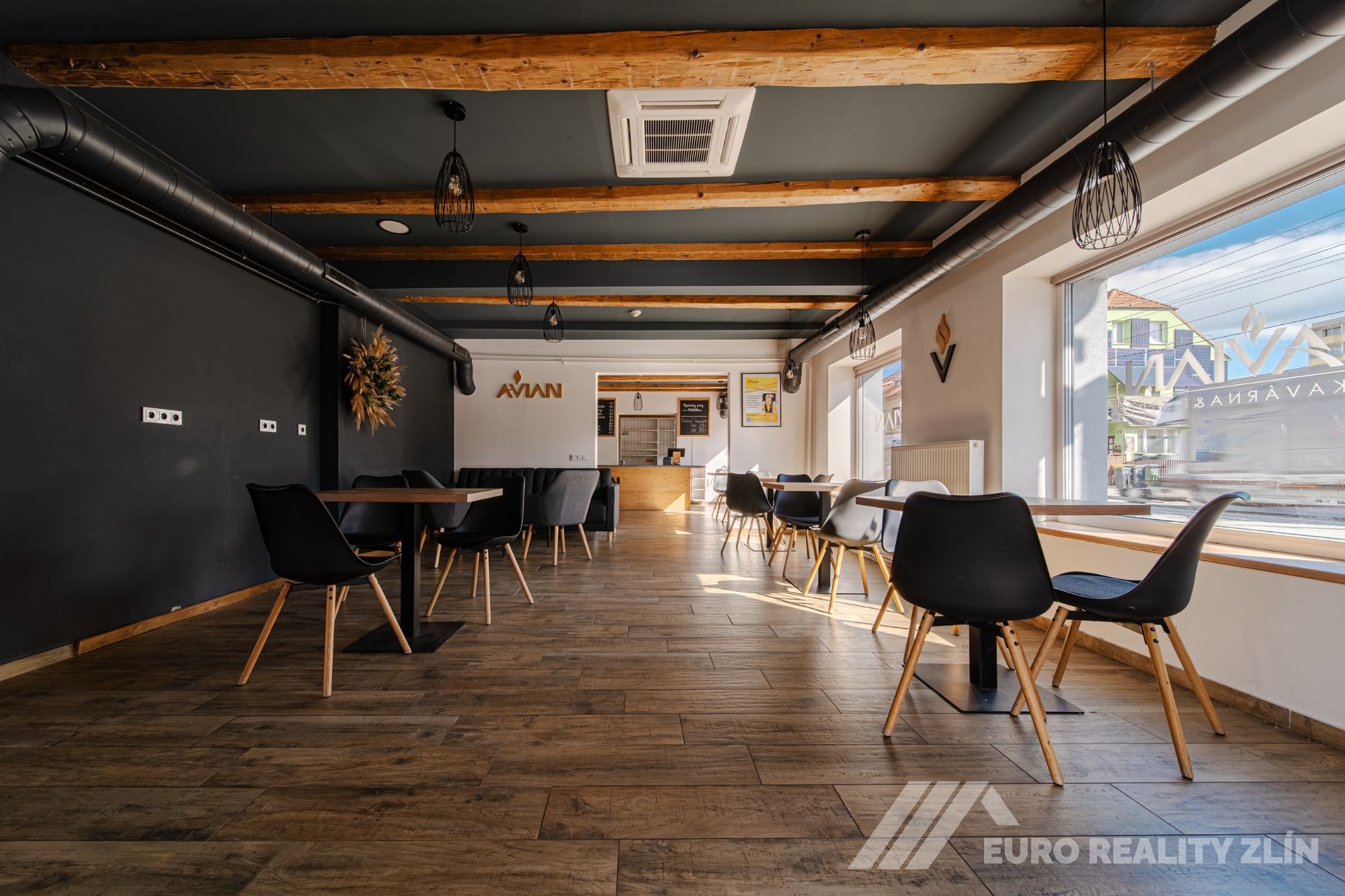 STYLOVÝ GASTRO PROSTOR - OTROKOVICE VČ.PARKINGU