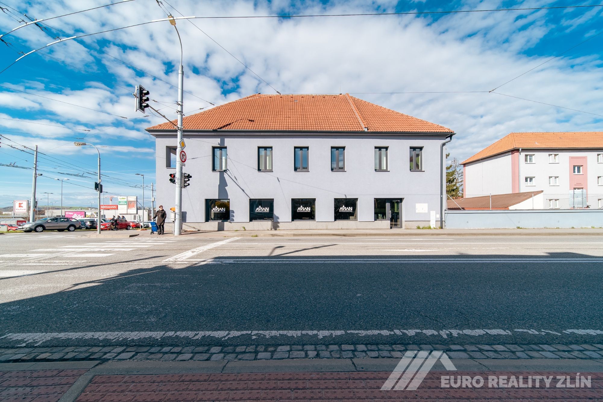KANCELÁŘSKÉ PROSTORY - OTROKOVICE CENTRUM VČ. PARKINGU