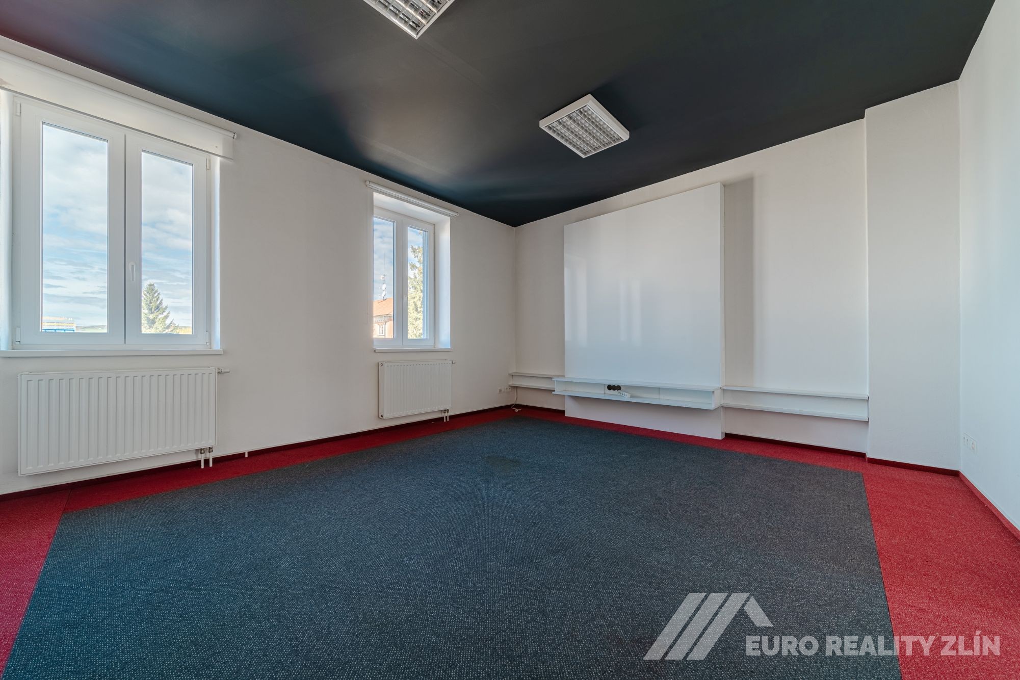 KANCELÁŘSKÉ PROSTORY - OTROKOVICE CENTRUM VČ. PARKINGU