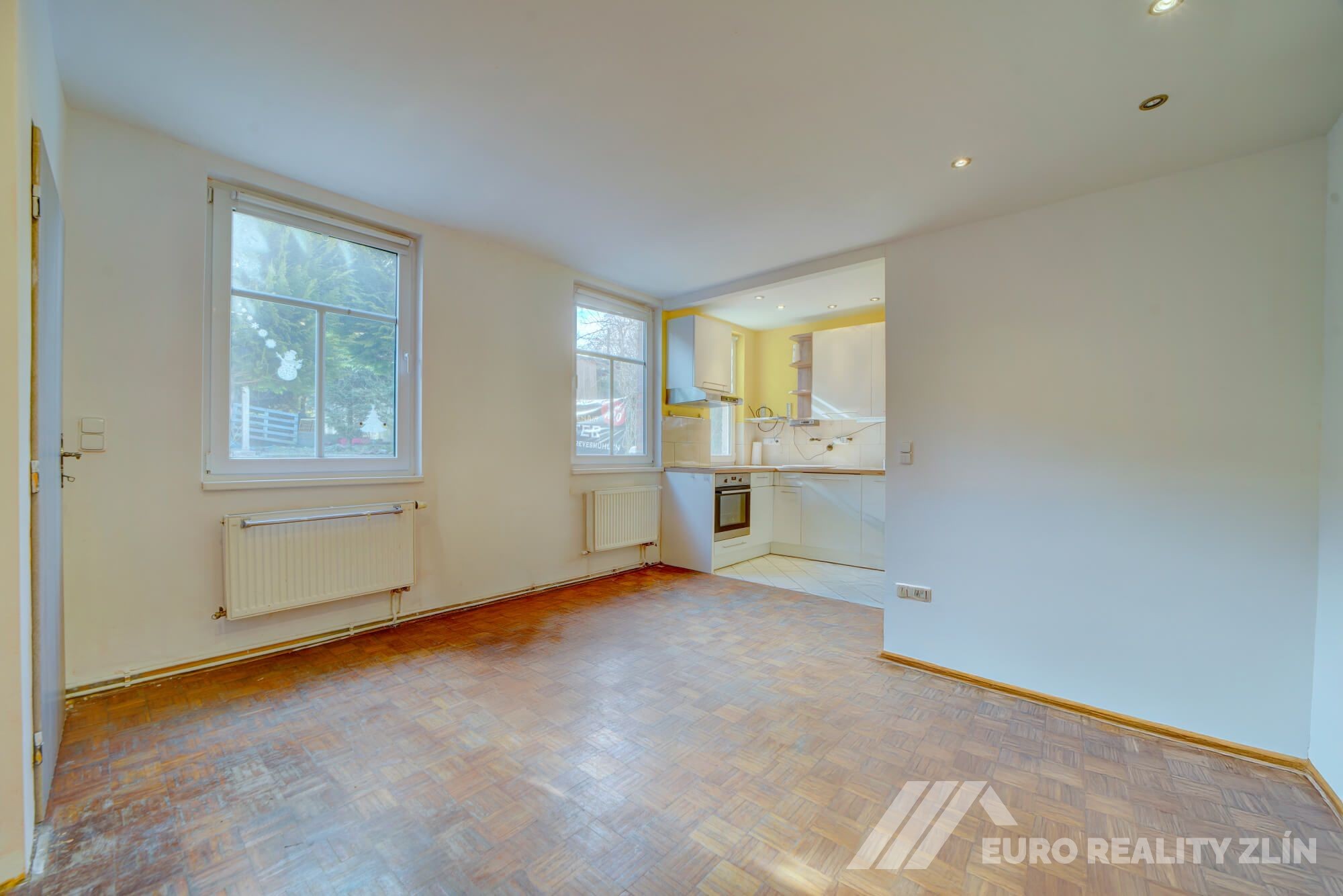 PRODEJ BAŤOVSKÉHO ČTVRTDOMKU 3+KK, ULICE MOSTNÍ, ZLÍN