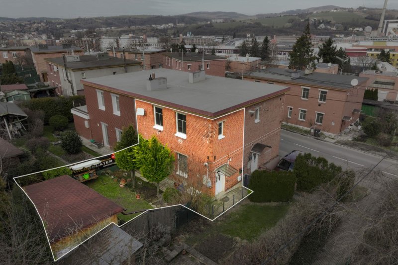 PRODEJ BAŤOVSKÉHO ČTVRTDOMKU 3+KK, ULICE MOSTNÍ, ZLÍN