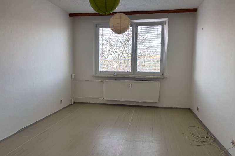 2+1 NEZAŘÍZENÝ BYT, ULICE JAVOROVÁ 
