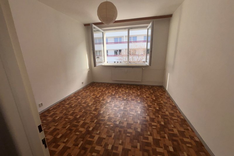 2+1 NEZAŘÍZENÝ BYT, ULICE JAVOROVÁ 