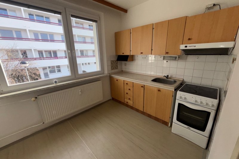 2+1 NEZAŘÍZENÝ BYT, ULICE JAVOROVÁ 