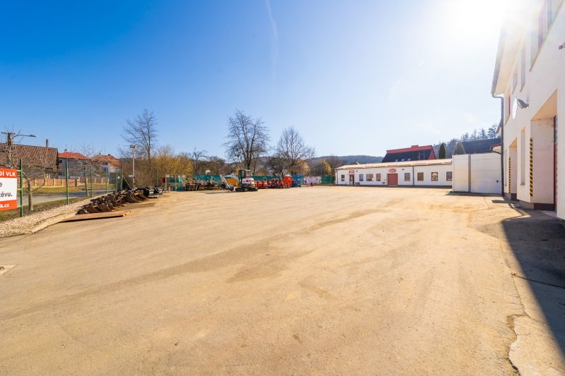 Prodej komerčního areálu s investičním potenciálem Zlín, Malenovice 