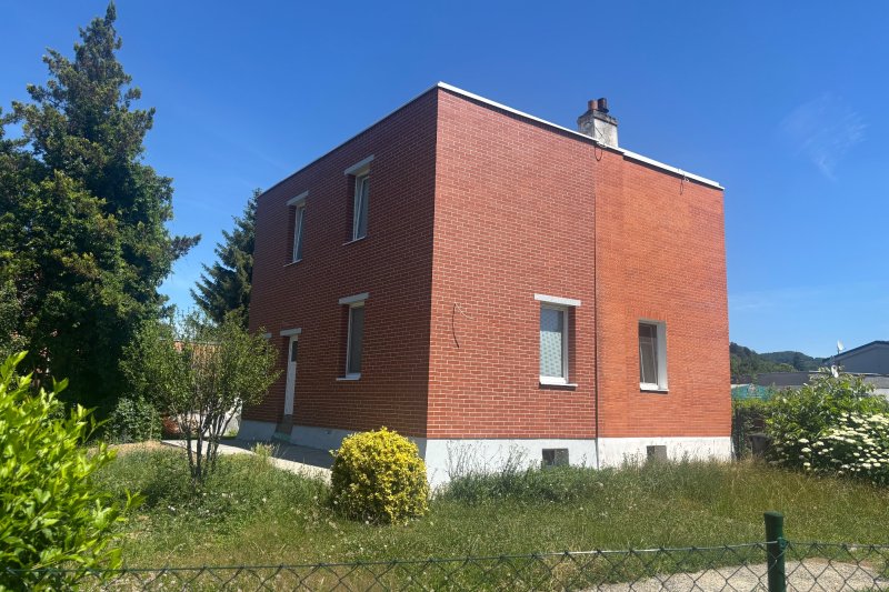 1/2 domek po kompletní rekonstrukci Podvesná, zahrada, 2x parkování