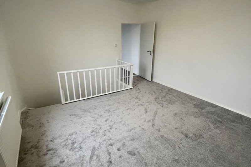1/2 domek po kompletní rekonstrukci Podvesná, zahrada, 2x parkování