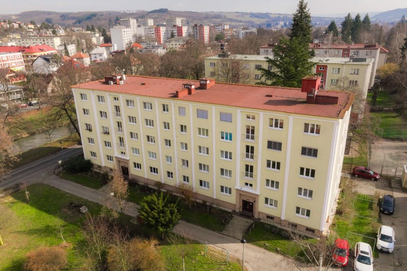 2+1 BENEŠOVO NÁBŘEŽÍ S GARÁŽÍ 