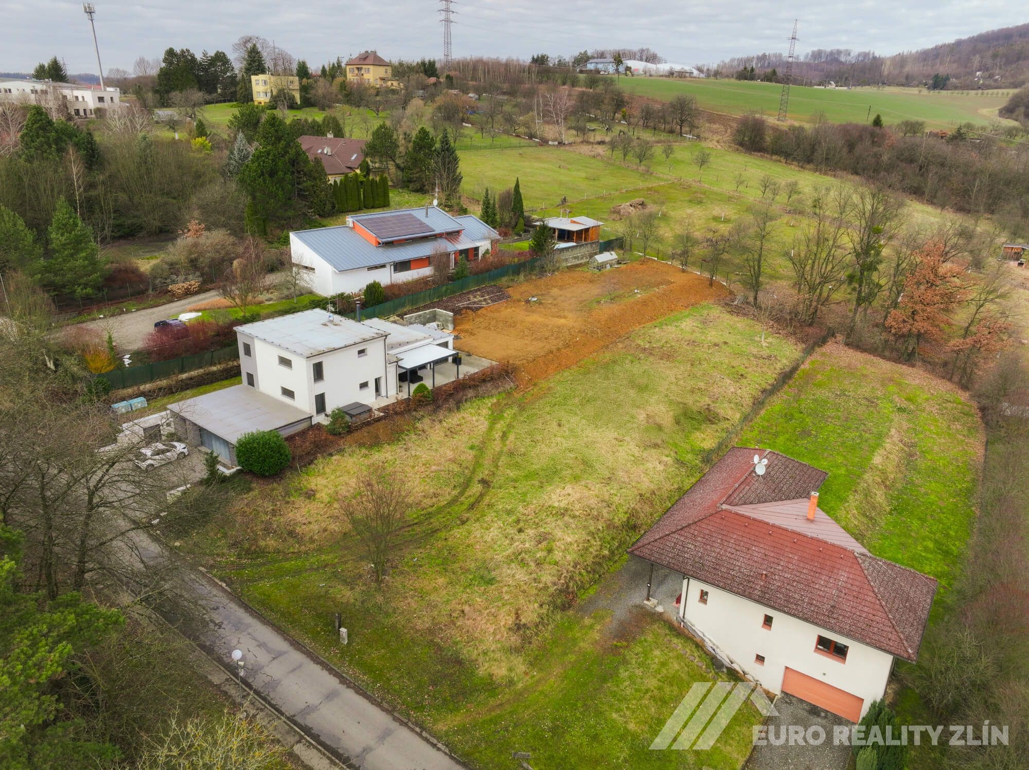Stavební pozemek 1 488 m2 - Zlín, Mladcová