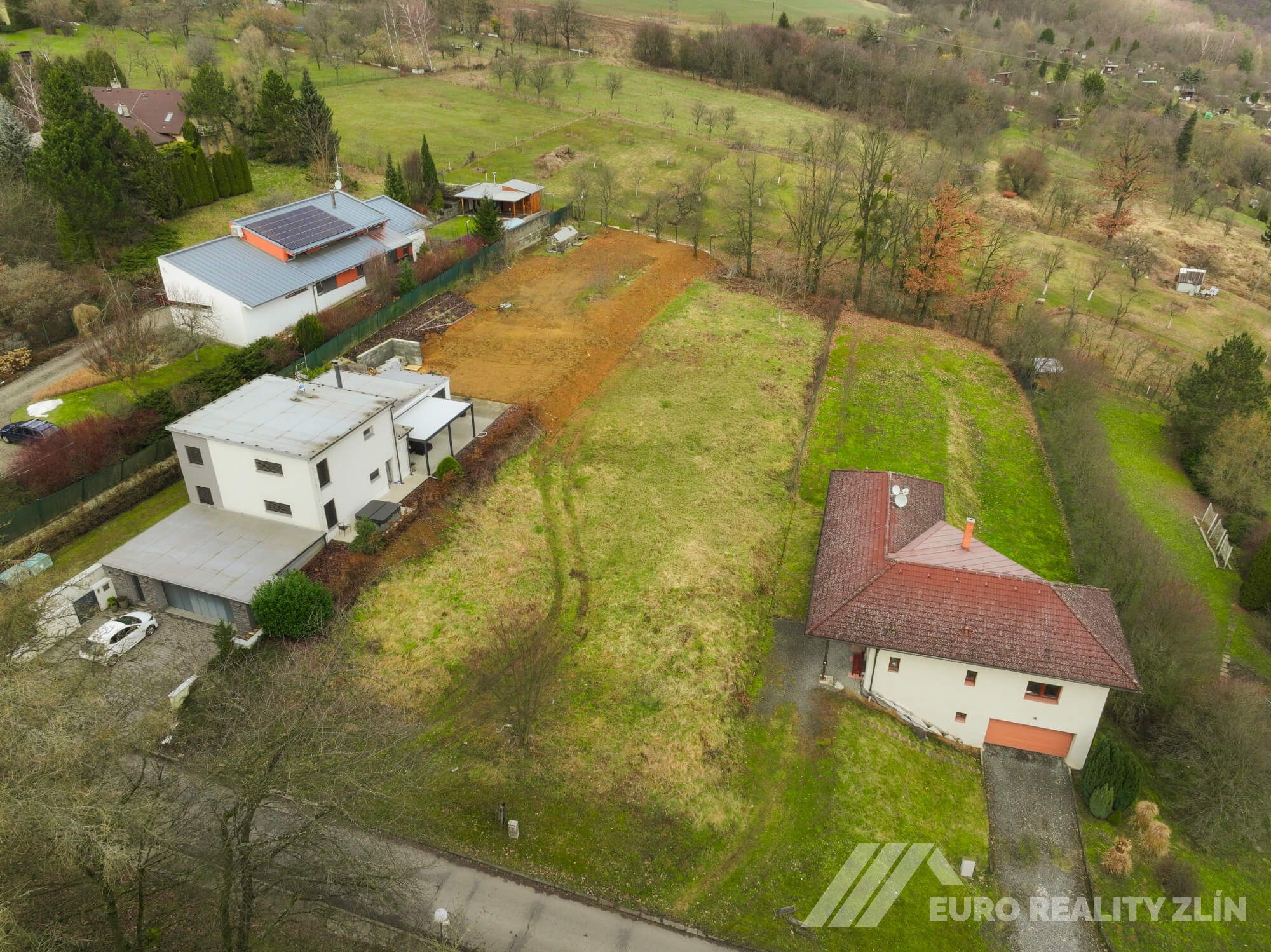 Stavební pozemek 1 488 m2 - Zlín, Mladcová