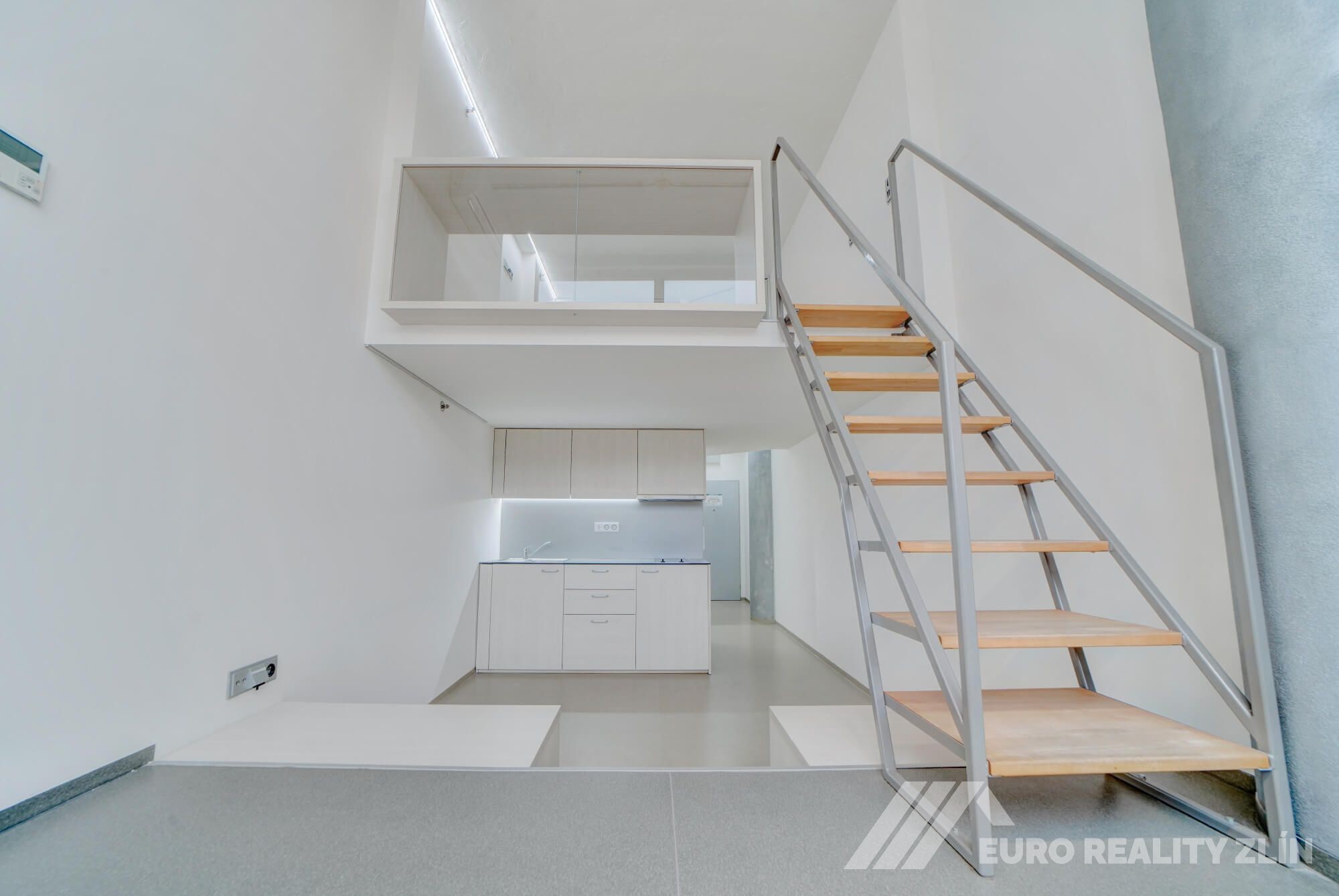 Stylový loft v ikonické budově 32 ve Svitu, Zlín