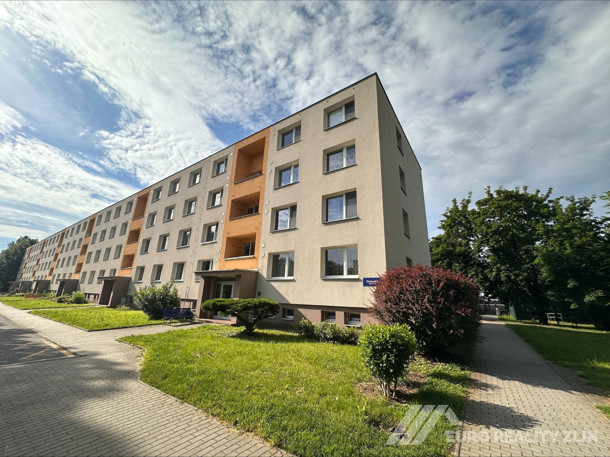 1+1 Zborovská, Zlín