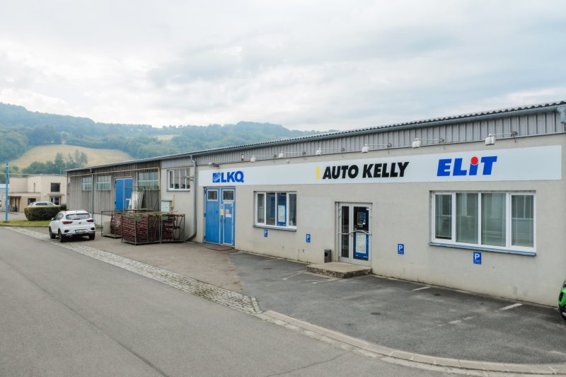 Komerční prostor se skladovací halou Zlín - Příluky