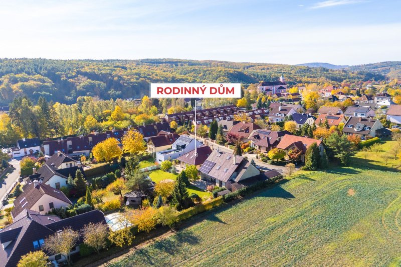 Rodinný dům s novým podkrovím a krásnou zahradou - Zlín, Kostelec