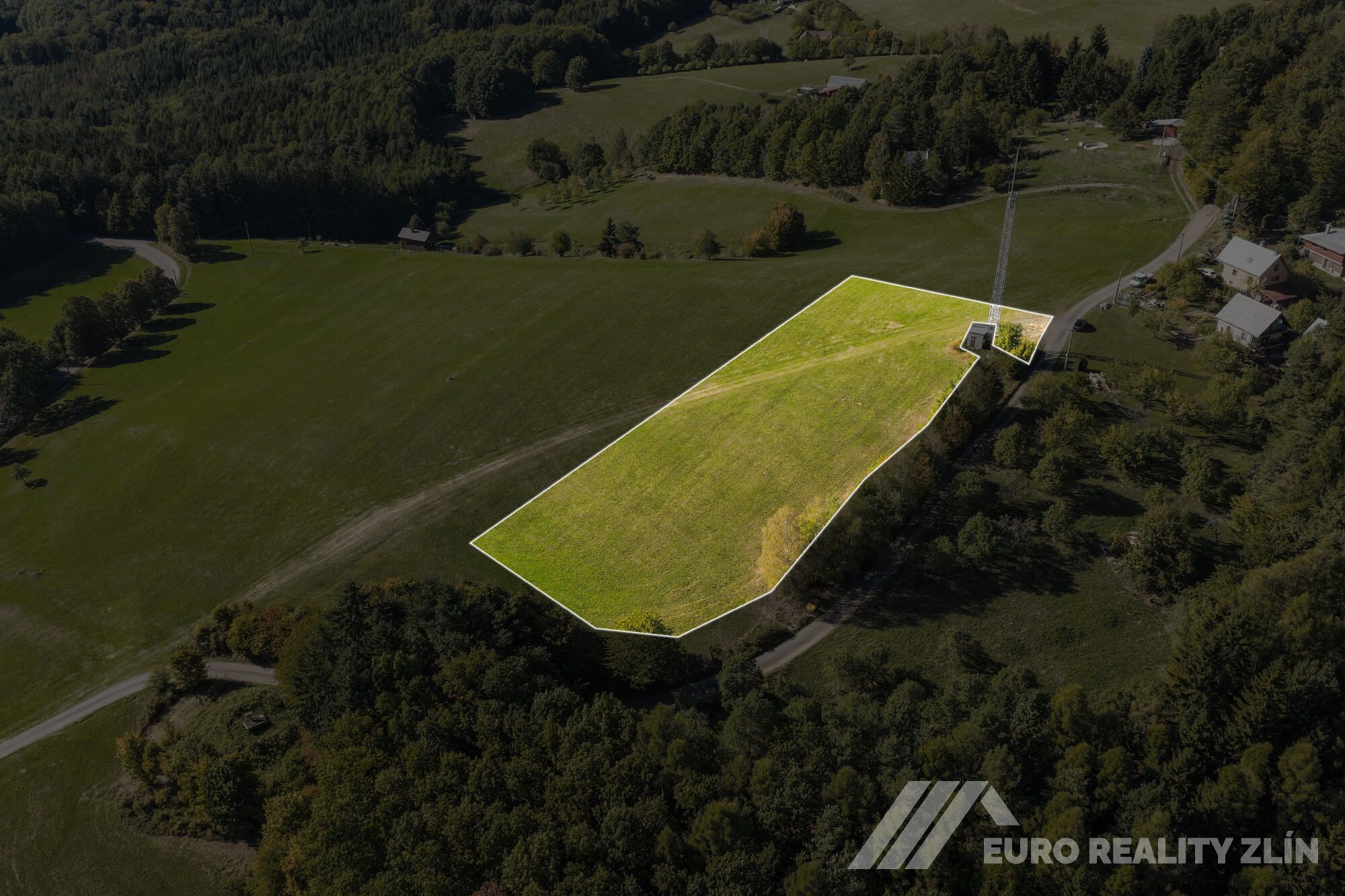 Pozemek 4 495 m² v Podkopné Lhotě – jižní orientace a krásné výhledy