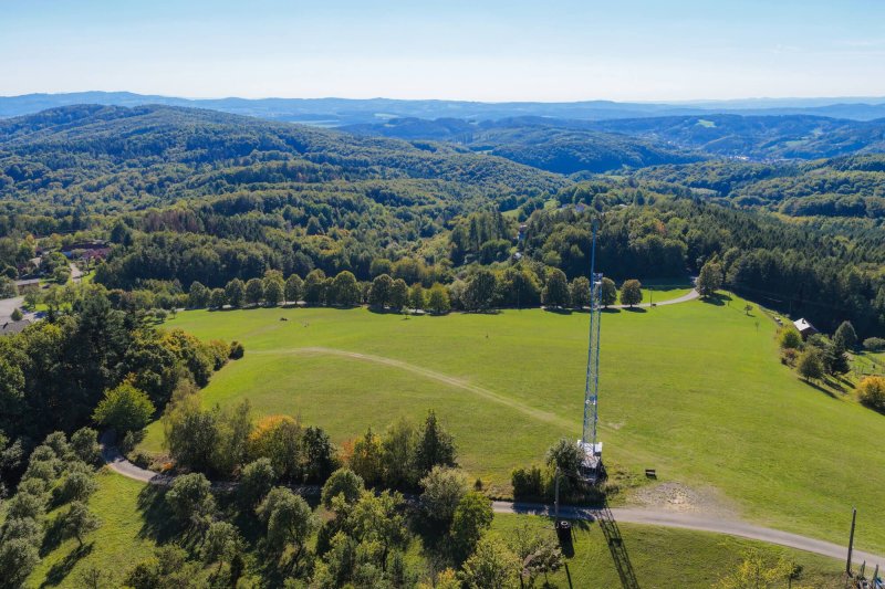 Pozemek 4 495 m² v Podkopné Lhotě – jižní orientace a krásné výhledy