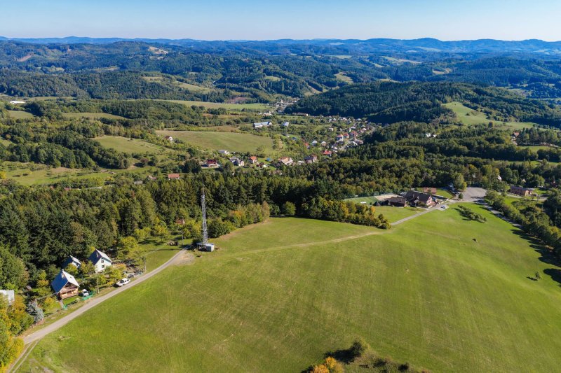 Pozemek 4 495 m² v Podkopné Lhotě – jižní orientace a krásné výhledy
