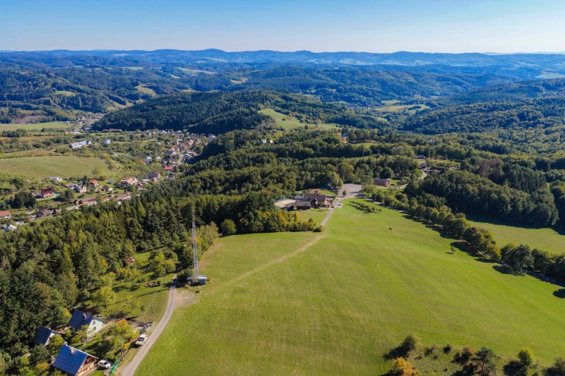 Pozemek 4 495 m² v Podkopné Lhotě – jižní orientace a krásné výhledy