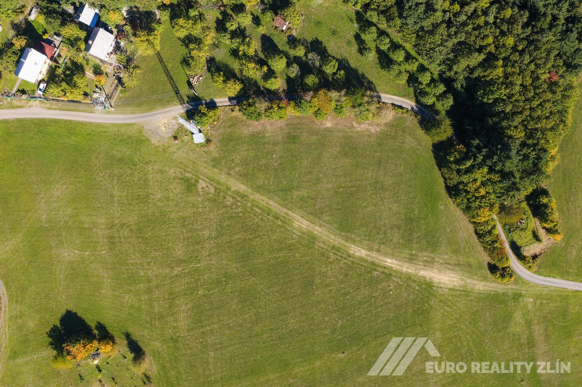 Pozemek 4 495 m² v Podkopné Lhotě – jižní orientace a krásné výhledy