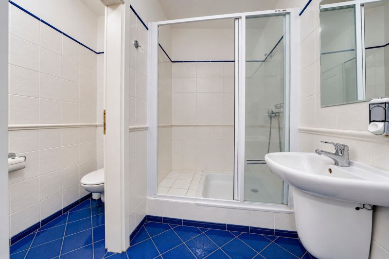 Pronájem reprezentativního komerčního objektu, 477 m2, parkování, Zlín