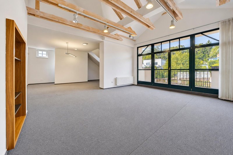 Pronájem reprezentativního komerčního objektu, 477 m2, parkování, Zlín