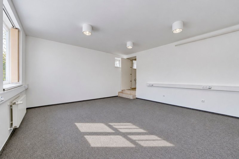 Pronájem reprezentativního komerčního objektu, 477 m2, parkování, Zlín