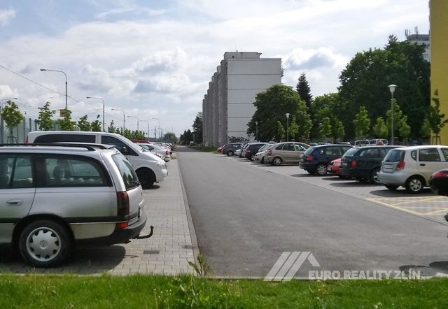 1+ 1 Malenovice, Husova 