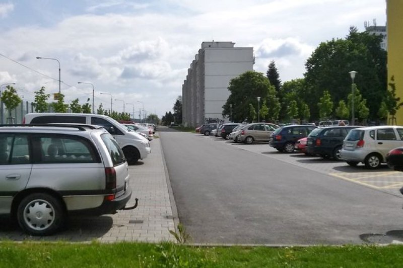 1+ 1 Malenovice, Husova 